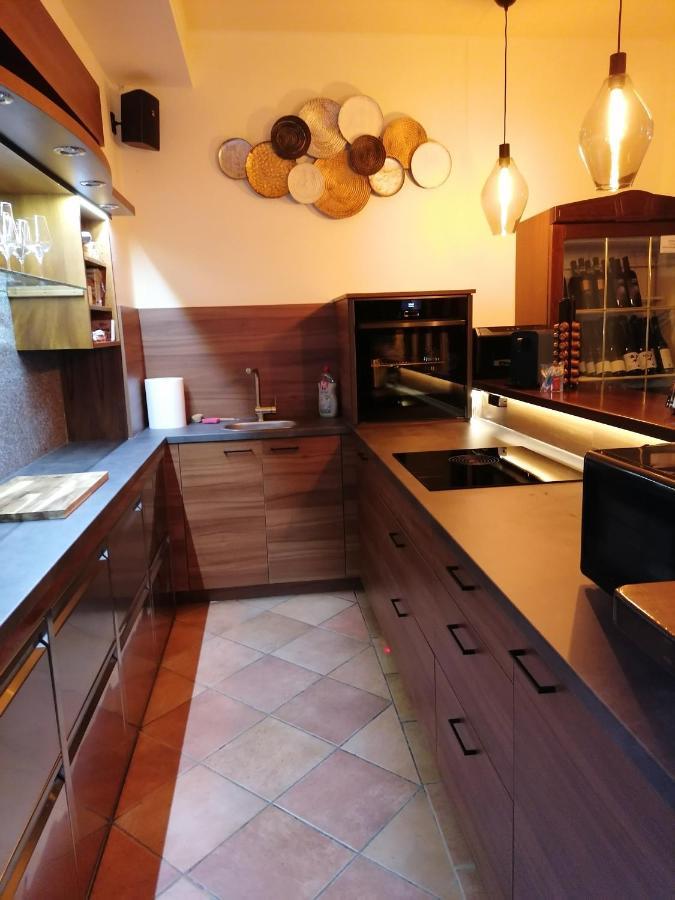 Ferienwohnung Schuhmann Mit Wintergarten Und Garten Therme Aquapulco Und Ikuna Erlebnispark, Zoo Schmiding 20 Min Mit Auto Entfernt Ab 3 Naechte Buchbar Hinzenbach Ngoại thất bức ảnh