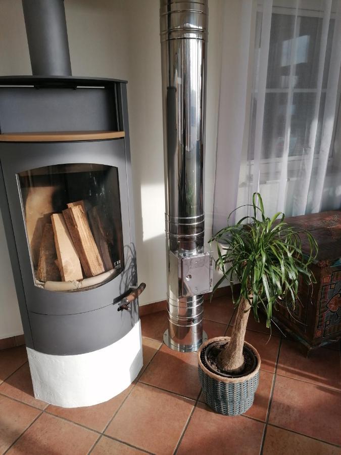 Ferienwohnung Schuhmann Mit Wintergarten Und Garten Therme Aquapulco Und Ikuna Erlebnispark, Zoo Schmiding 20 Min Mit Auto Entfernt Ab 3 Naechte Buchbar Hinzenbach Ngoại thất bức ảnh